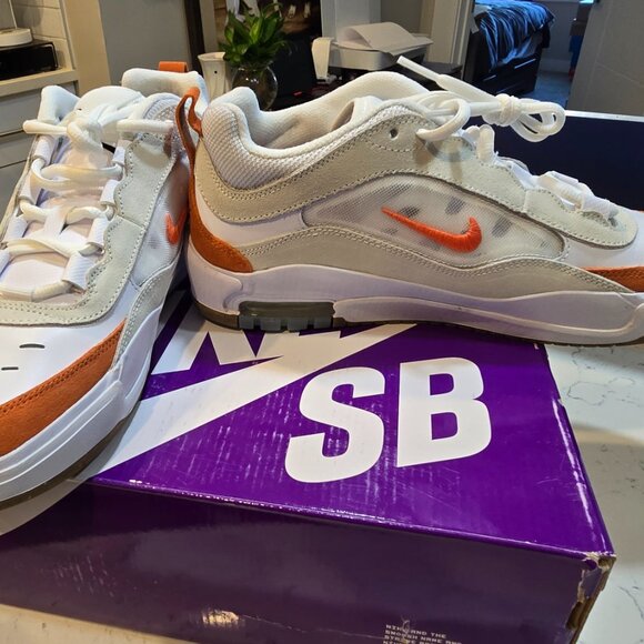 Nike Air Max Ishod Wair Mens SB Summit White & Orange Skate Shoe SZ 10 MENS NEW - Picture 3 of 14